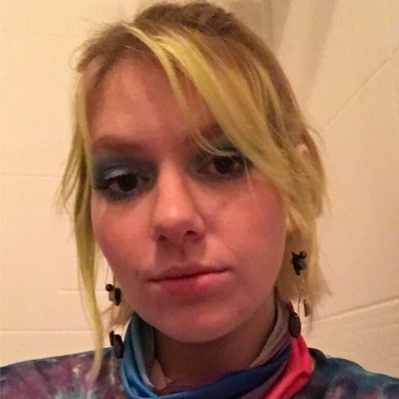 Meet your Posher, Paige - Picture 1 of 1